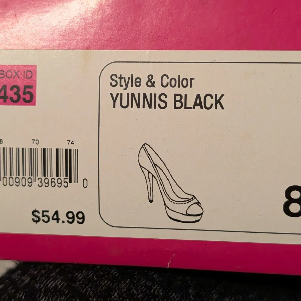 Candie's Elegant Black Heels - Picture 3 of 4